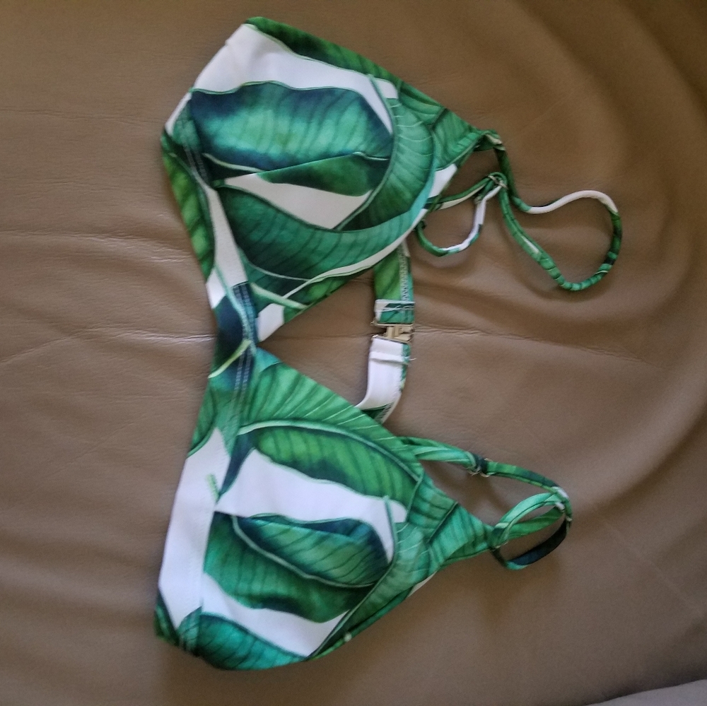 Women's Bikini Swim Suit Top Size L.